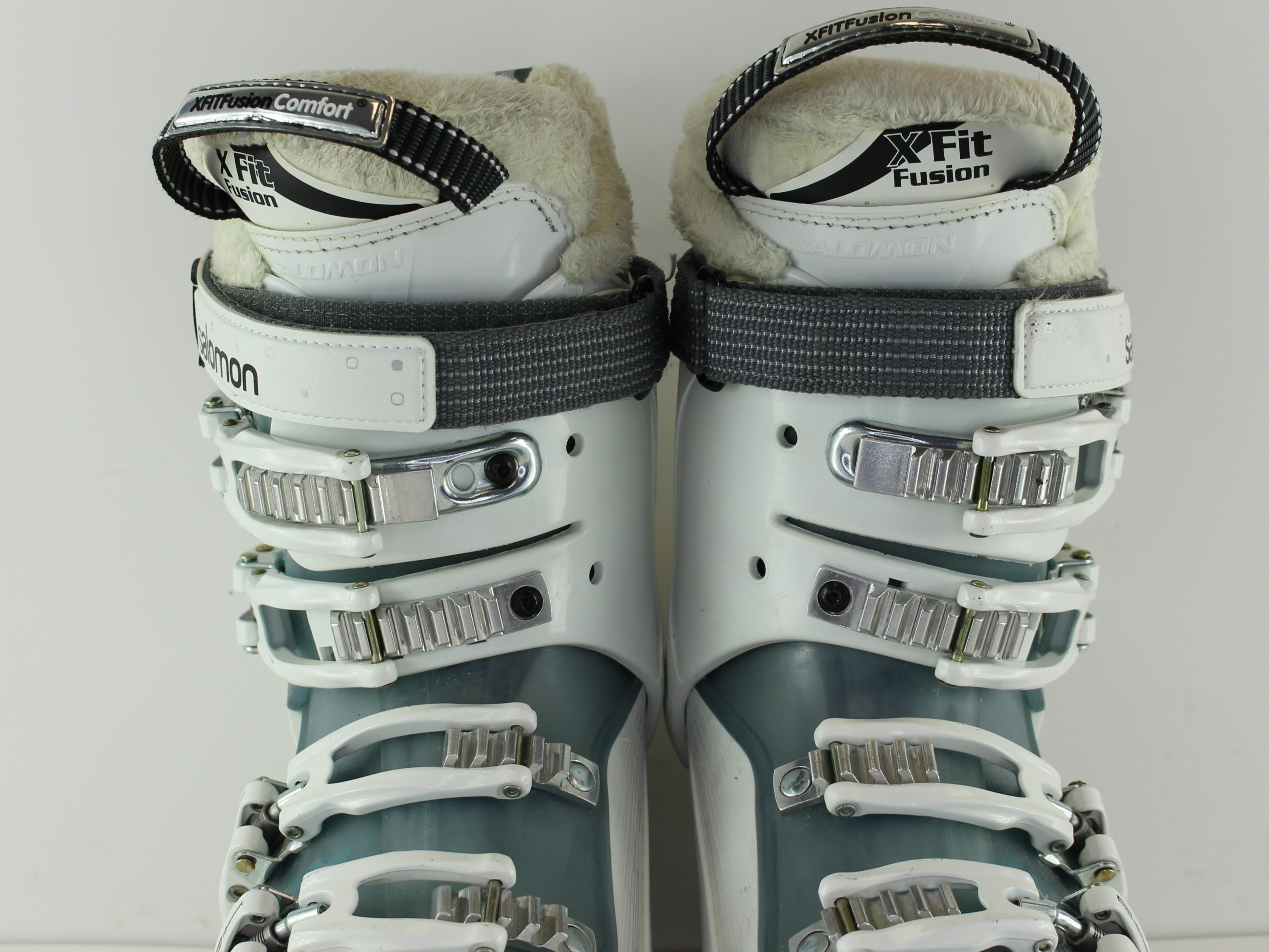 salomon divine x4 ski boots 4 Size 26 (Women's 9, Men's 8) so you can optimize your fit for both precision and endurance women's ski boots SALOMON DIVINE