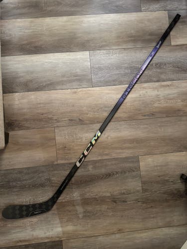 Used Intermediate CCM Right Handed P28 RibCor Trigger 8 Pro Hockey Stick