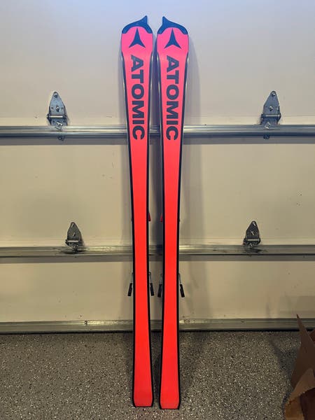 Used Women's 2023 Racing 157 cm Atomic Redster S9 Skis With