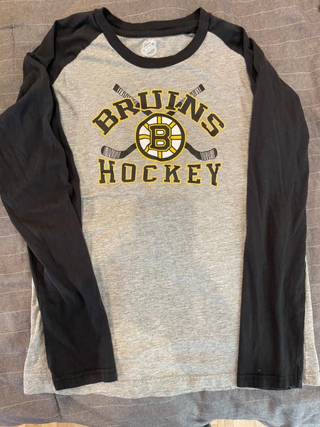 NWOT Gray And black Boys Long sleeve Boston Bruins Shirt Size L