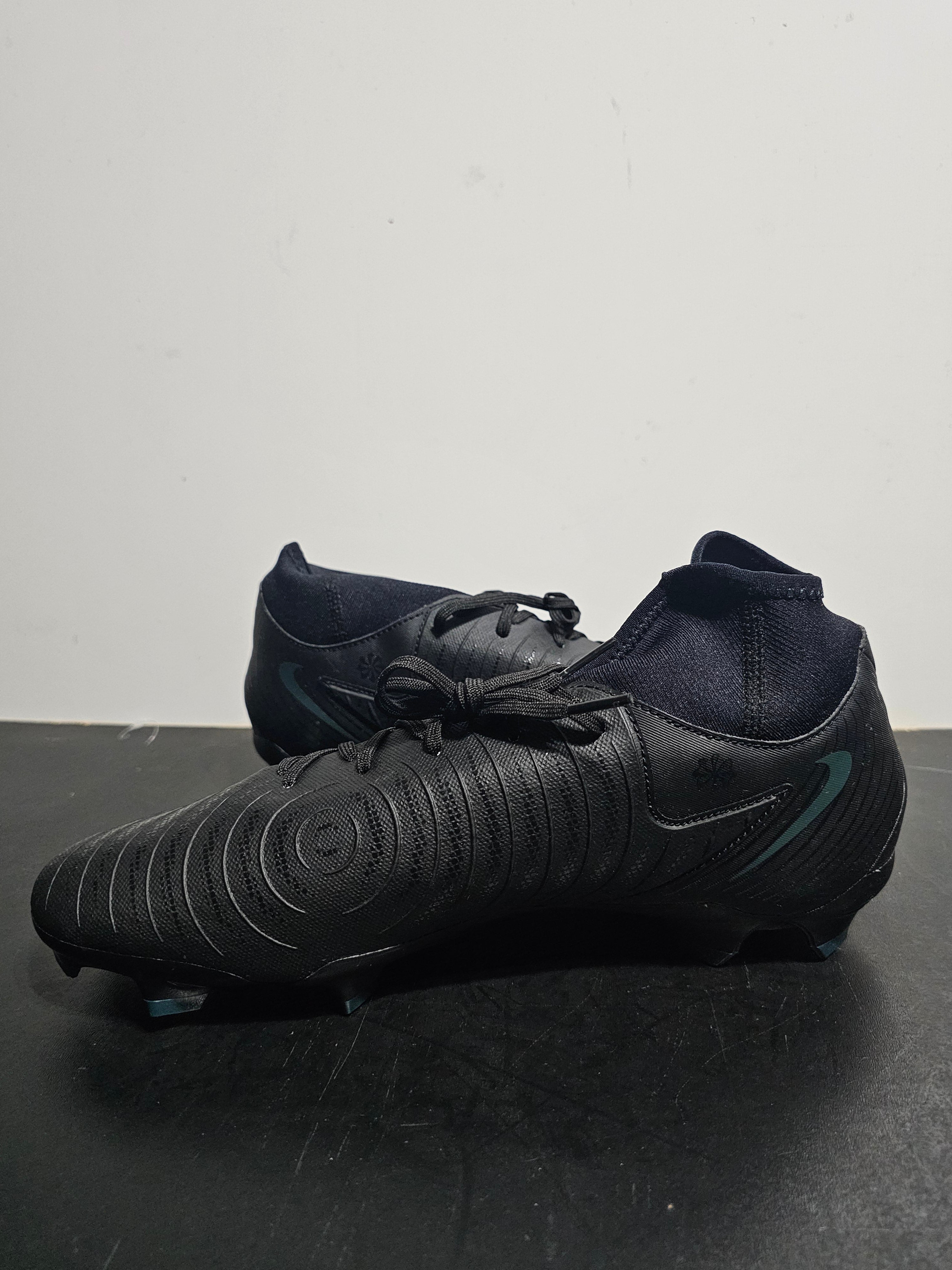 Size 11 - Nike Phantom Luna 2 Academy MG Shadow Soccer Cleats FD6725-002 Men\'s Amazon.com | Nike Phantom Luna 2 Academy MG High-Top Soccer  main image 3