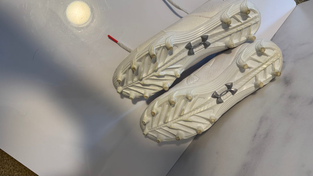 Under Armour Women’s Glory Lacrosse Shoe - Used Women's Size M 8.5