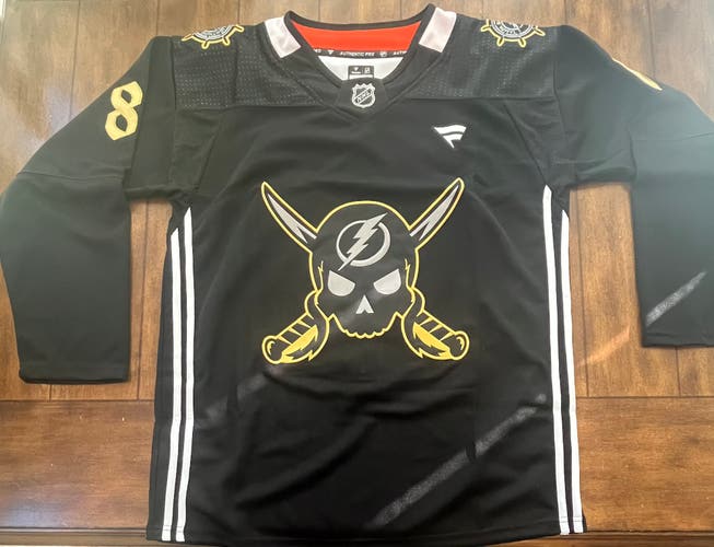 Tampa Bay Lightning NO TAGS!! NEW #86 Nikita Kucherov Jersey Adult Large  (52)