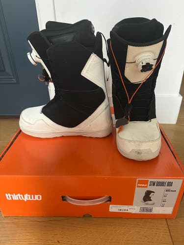 Used Size M 8.0 (W 9.0) Thirty Two Lashed Double Boa Snowboard Boots
