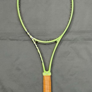 Wilson Blade Pro 98 V8 16/19 Grip Size 3/8