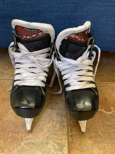 Used Bauer Regular Width Size 3 Vapor X2.9 Hockey Goalie Skates
