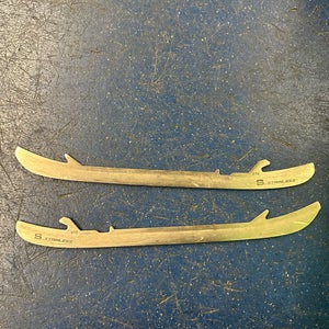 Used Bauer Holders, Runners, & Replacement Steel 272 mm