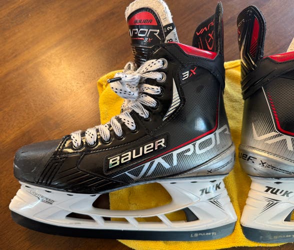 Senior Bauer Vapor 3X Hockey Skates - Size 8 Fit 2