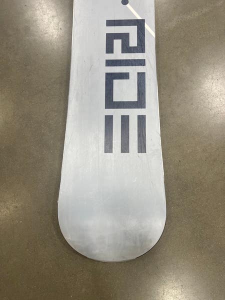 156cm Ride Cue Series Snowboard Without Bindings (Used