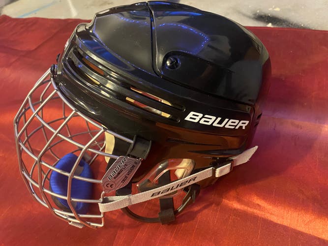 Used Extra Large Bauer  BHH4500 Helmet