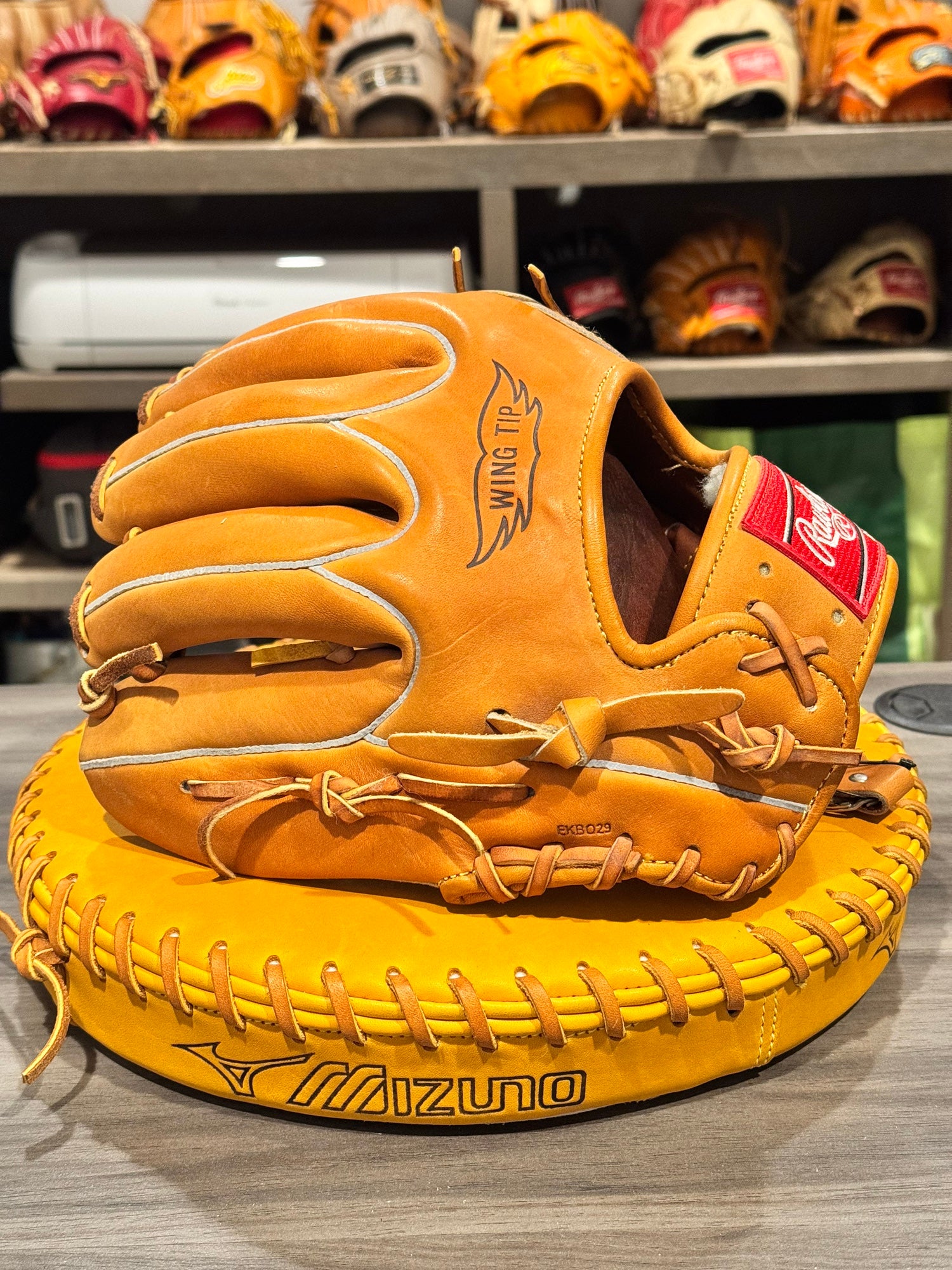 Horween” Rawlings XPG6 11.75 WingTip Mickey Mantle Trade