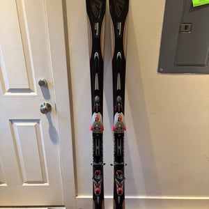 K2 Apache Crossfire Skis With Integrated Bindings. 174 Cm.