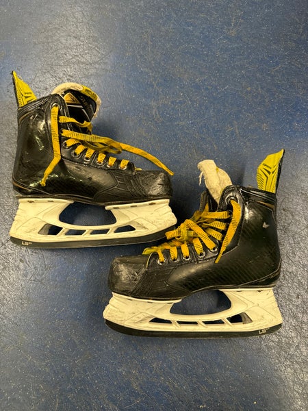 Bauer Ignite Pro Hockey Skates Regular Width Size 4 (Used)