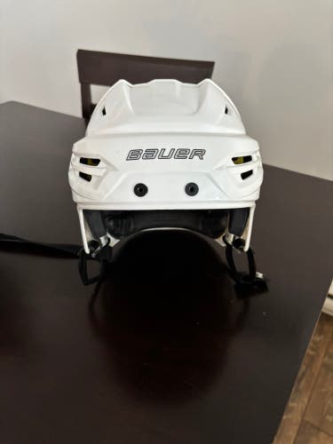 Used Large Bauer Re-Akt 95 Helmet