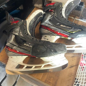 Used Bauer Regular Width Pro Stock 9.5 Vapor 2X Pro Hockey Skates