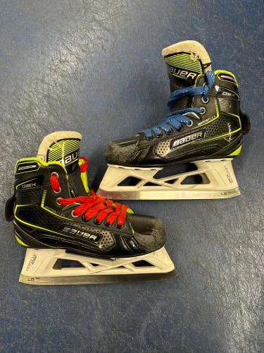 Used Junior Bauer GSX Hockey Goalie Skates Regular Width Size 2