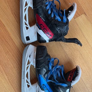 Used 2023 CCM Regular Width Size 2.5 Jetspeed FT680 Hockey Skates