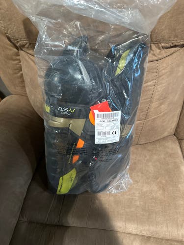 New Senior CCM 15"  ASV Pro Shin Pads