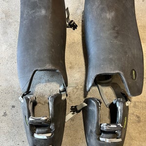 SET OF: Used OBO Field Hockey OBO Robo Hi-Control Goalkeeping Kickers & Leg guards