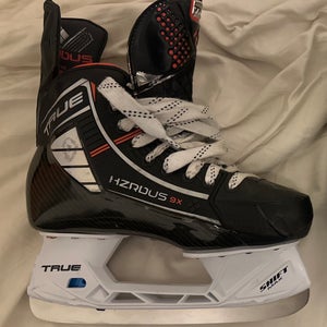 Used True Regular Width 7.5 HZRDUS 9X Hockey Skates