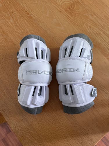 Used Like New Large Maverik Max Arm Pads
