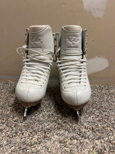 Used Jackson Ultima B Junior 2 Elle Figure Skates