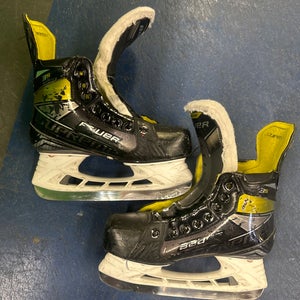 Bauer Supreme 3S Hockey Skates Regular Width Size 4 (Used)