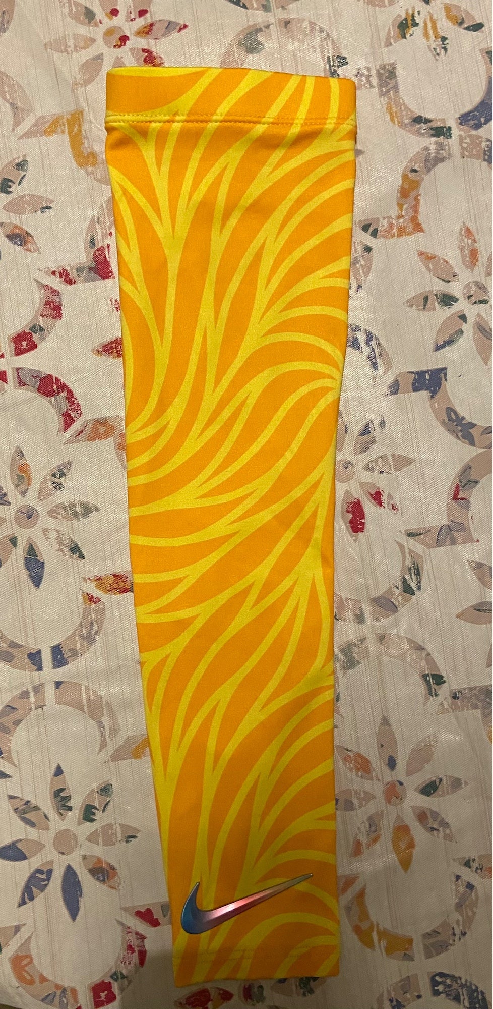 nike orange arm sleeve