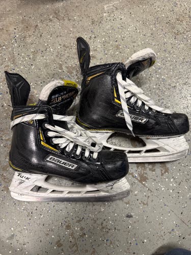 Used Bauer Regular Width 7 Supreme 2S Hockey Skates