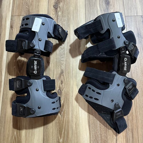 Aryse Adjustable OA Knee Brace Set (Left and Right)