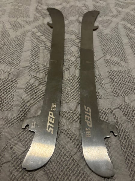 Step Steel Hockey ST Pro XS Steel Runners CCM 280