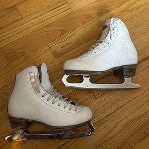 White Used Riedell Figure Skates Junior 1