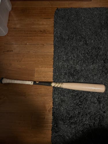 Used Marucci AM22 Bat - 33" (-3)