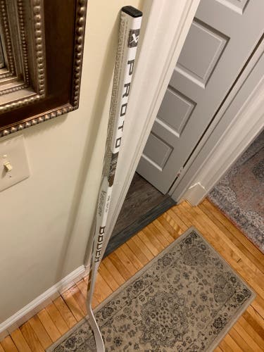 New Intermediate Bauer Left Hand P28 Pro Stock Proto-R Hockey Stick