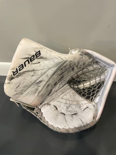 2023 Bauer Regular  (Used) Vapor Hyperlite 2 Glove