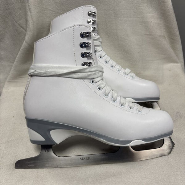 Women’s Adult Size 8 Jackson Glacier 150 Figure Ice Skates. White.