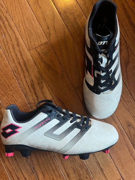 White Kids Size M 4.5 (W 5.5) Lotto Molded Cleats (Used) Cleats
