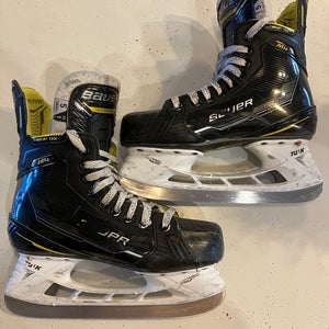 Int 5 Fit 1 Bauer Supreme M4 Skates