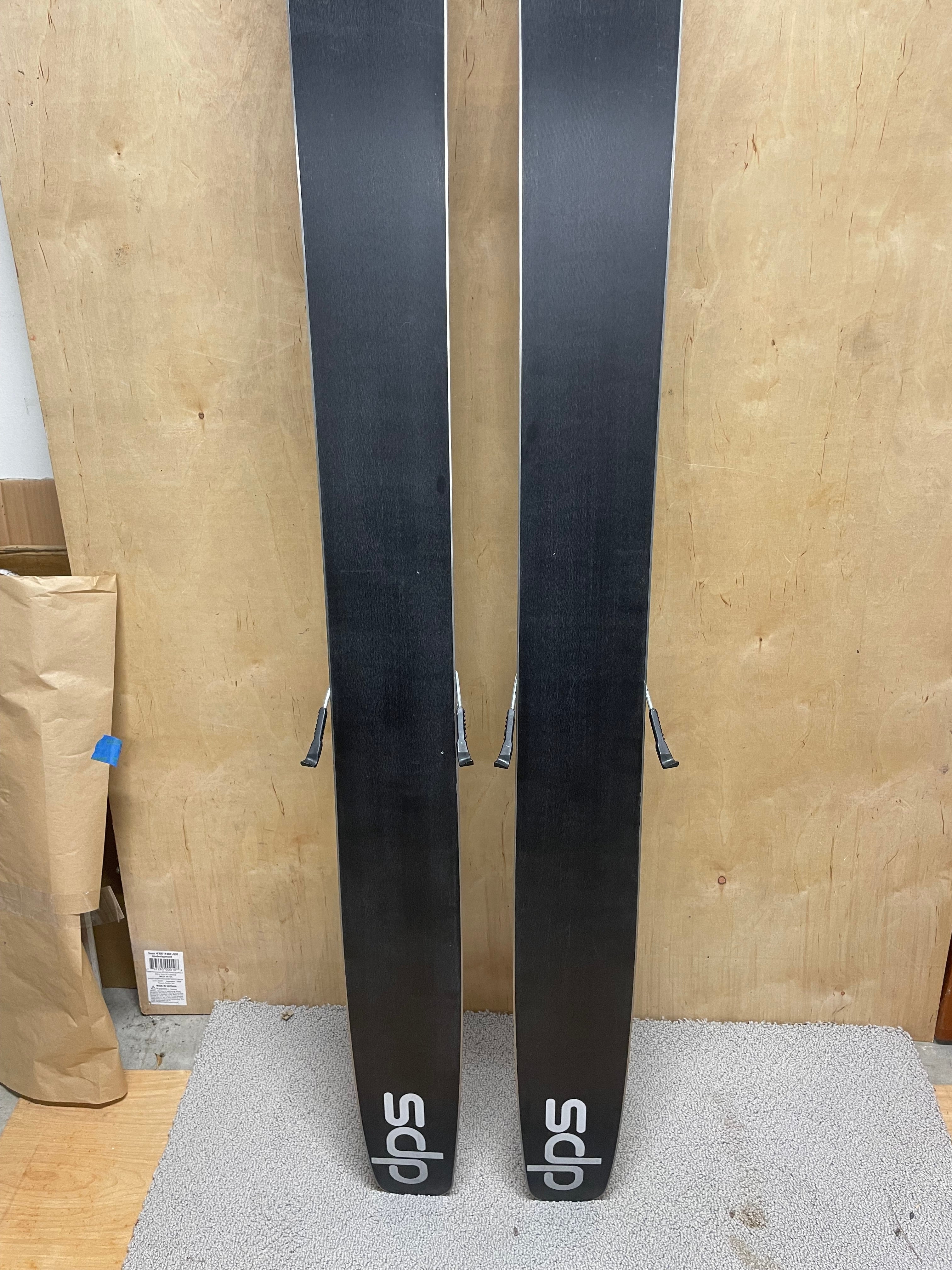DPS Lotus 138 Spoon Pure3 Skis With Bindings Max Din 14