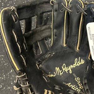 Wilson Right Hand Throw Infield A2270 Baseball Glove 11.5" (Used)