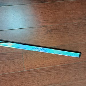 Senior Bauer Tracer Left Hand Hockey Stick P28 - 77 FLEX (New)