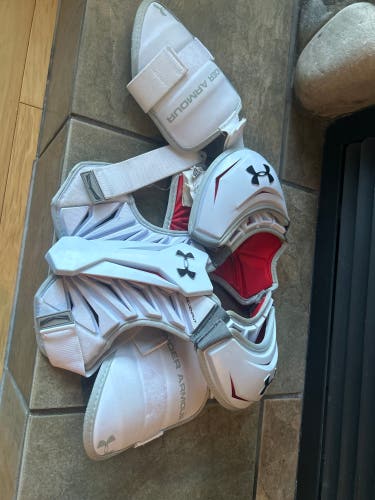 Small Under Armour (Used) Shoulder Pads