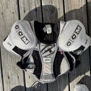 Medium CCM (Used) Tacks 652 Shoulder Pads
