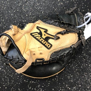Mizuno Right Hand Throw Catcher's GXC105 Baseball Glove 32.5" (Used)