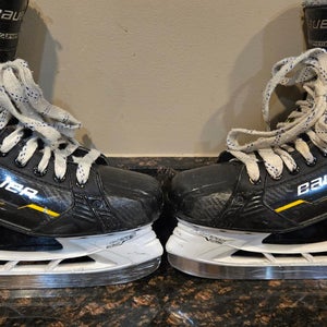 Used 2023 Bauer Supreme M5 Pro Hockey Skates FIT 1 8.5 (Used)