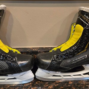 Used Bauer Supreme S27 Hockey Skates Wide Width Size 6 (Used)
