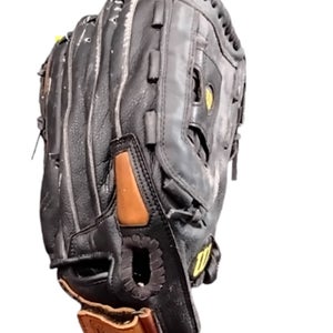 Wilson Right Hand Throw Infield A2444 Baseball Glove 14" (Used)