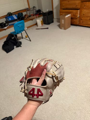 Infield 11.75" (Used) Signature Series Baseball Glove