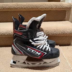 Like New CCM Jetspeed fT2  7.5 Hockey Skates
