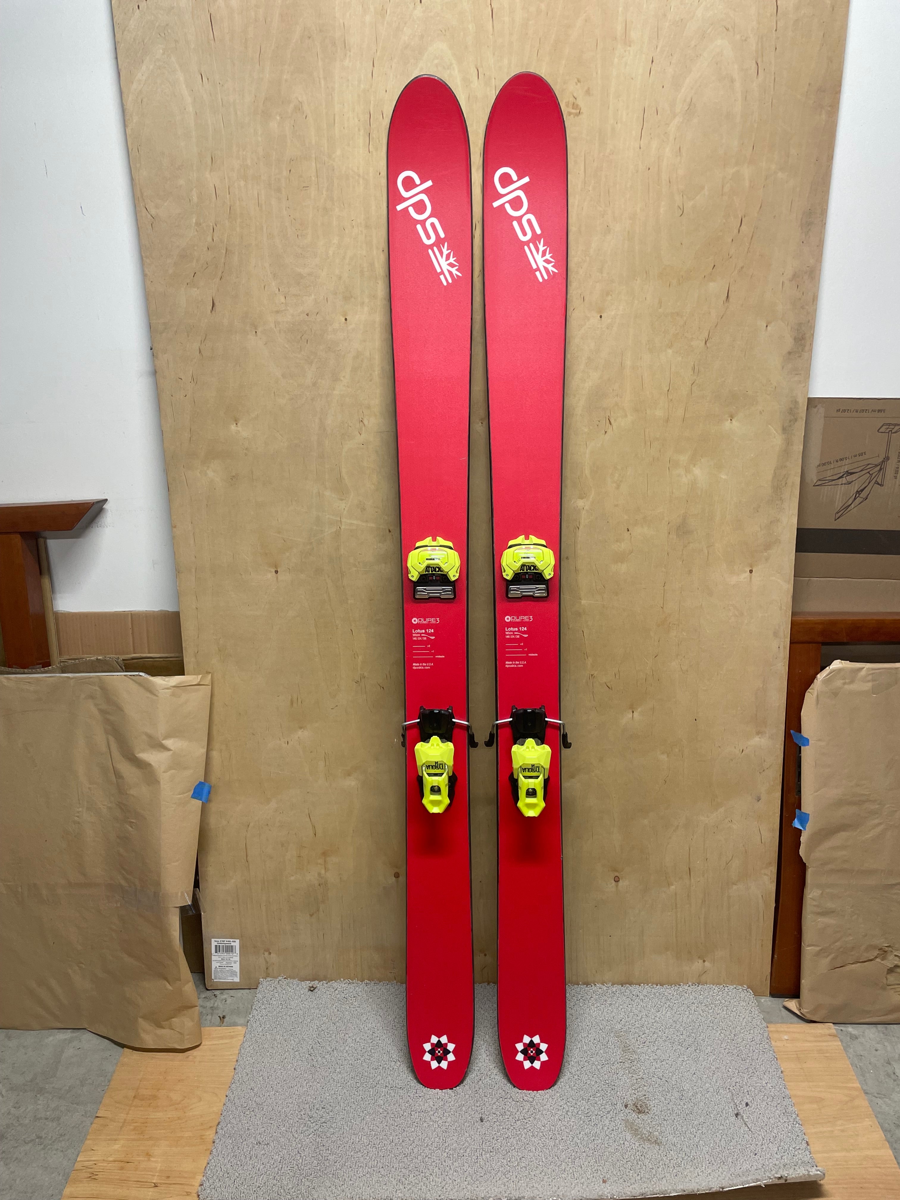 DPS 184 cm Lotus 124 Spoon Pure3 Skis With Bindings Max Din